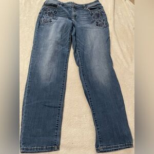 Inc Denim embroidered floral jeans skinny curvy fit 12